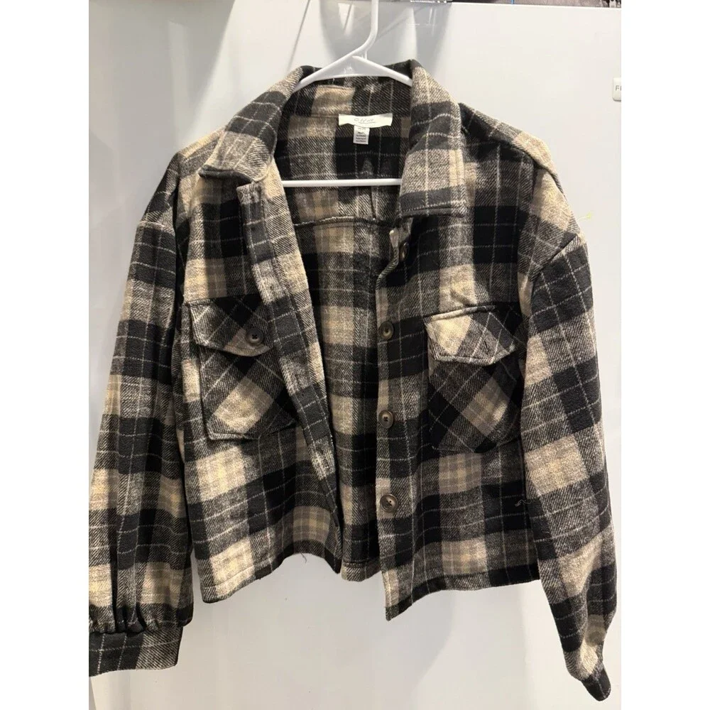 C by one Women's Plaid Black Beige Short Button Jacket Long Sleeve M Pockets
